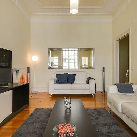 Апартаменти Bright 3 Bed In Central