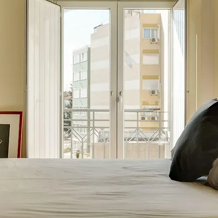 Апартаменти Bright 3 Bed In Central *