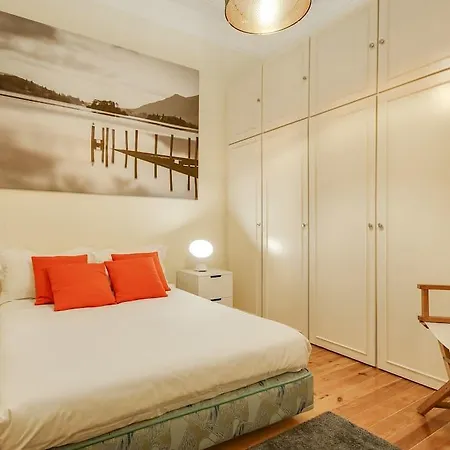 Bright 3 Bed In Central Apartment