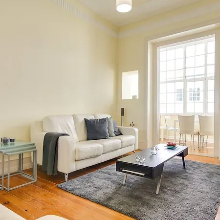 Bright 3 Bed In Central Lissabon